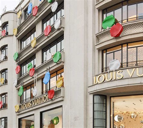 louis vuitton dans le monde|Louis Vuitton founded.